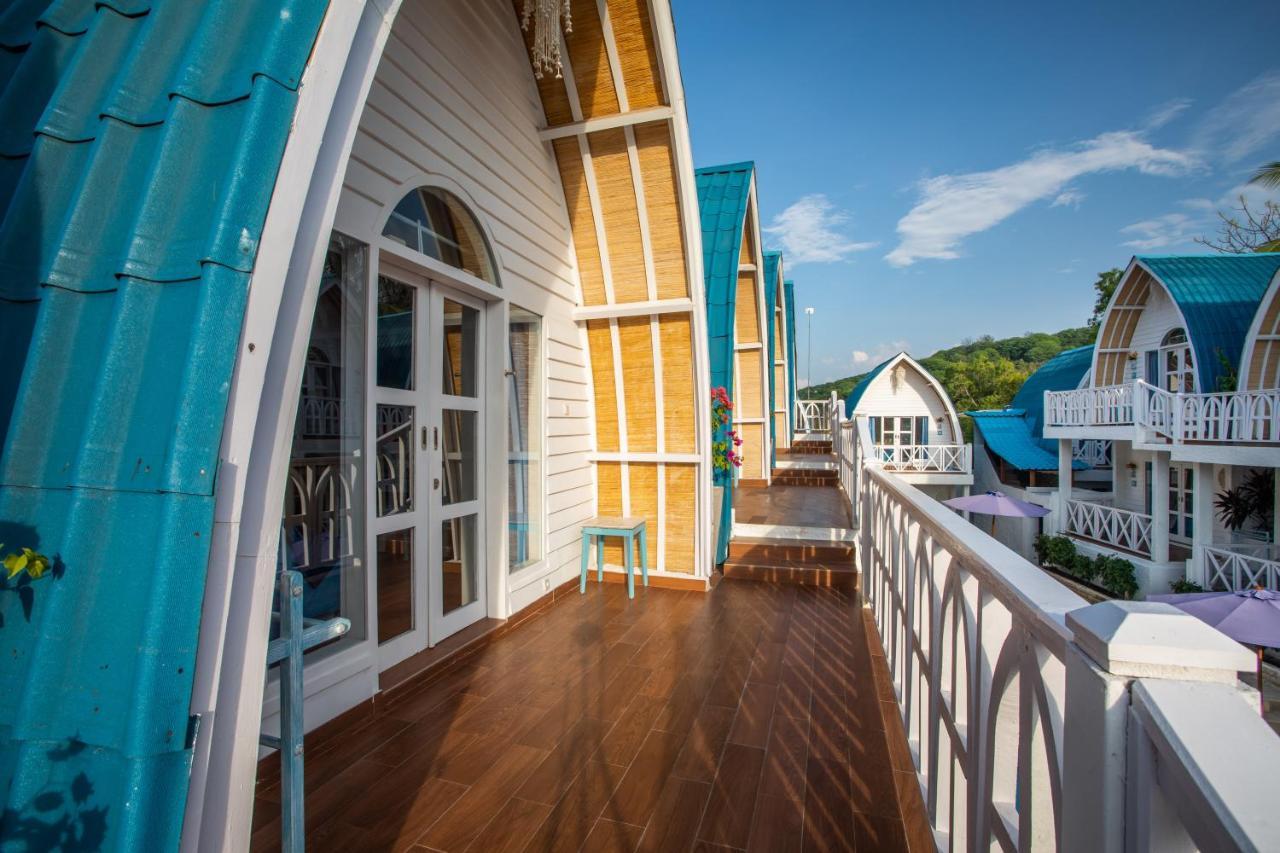 Santorini Beach Resort Gili Trawangan Zewnętrze zdjęcie