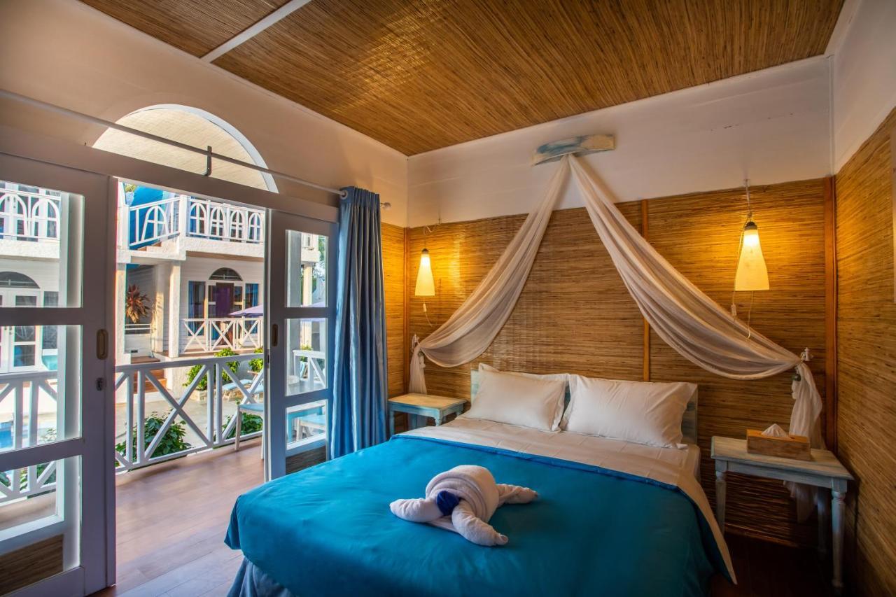 Santorini Beach Resort Gili Trawangan Zewnętrze zdjęcie